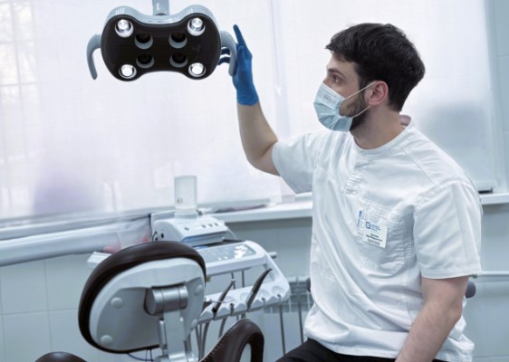 Стоматологическая реабилитация пациентки с множественными проблемами